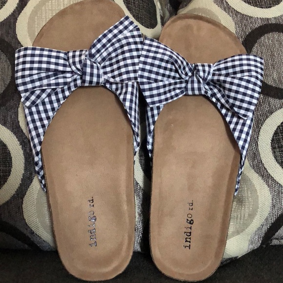 Flip Flops - Picture 2 of 6